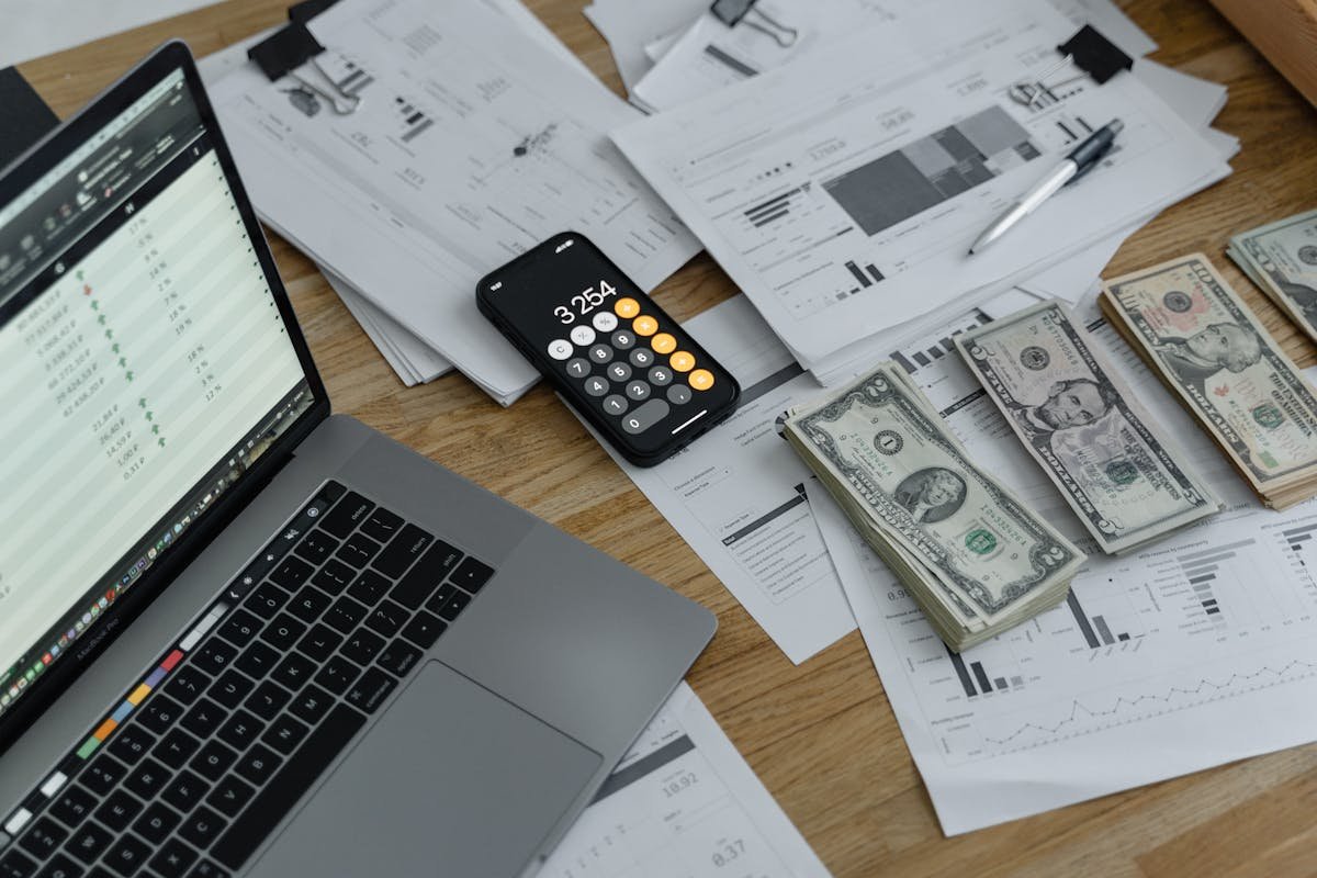 invoice formatting checklist on screen